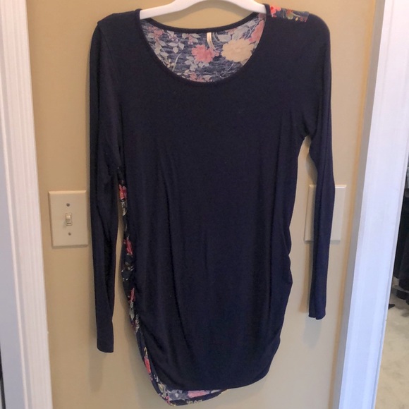 Floral Maternity Shirt - Picture 1 of 2